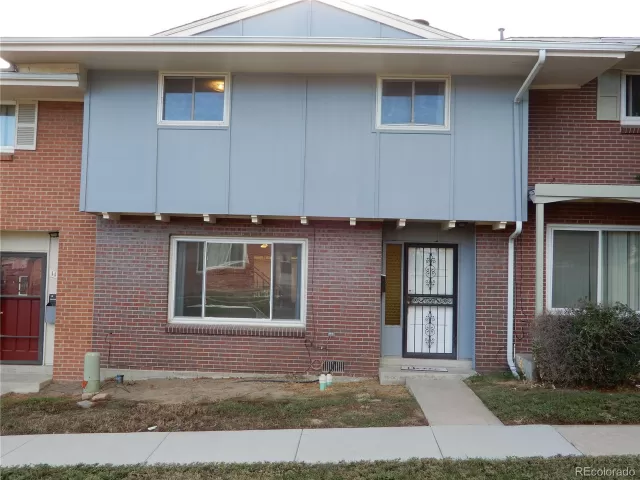 MLS: 5542432 Condo For Sale