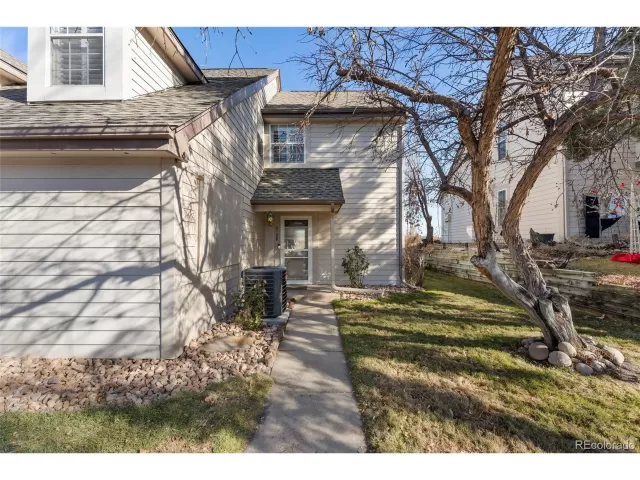 MLS: 5548768 Condo For Sale