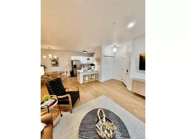 MLS: 5549804 Condo For Sale