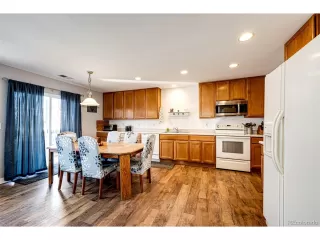 Photo #4: 5551279 Listing