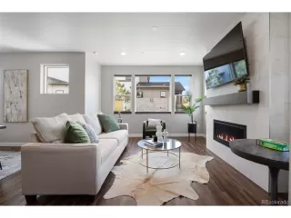 Photo #3: 5554457 Listing