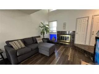 Photo #3: 5558901 Listing