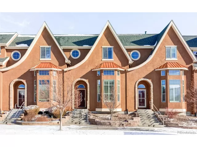 MLS: 5563936 Condo For Sale