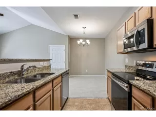 Photo #4: 5570367 Listing