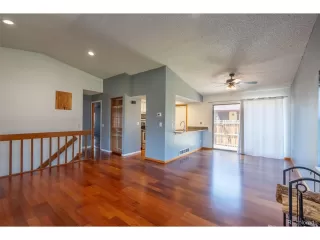 Photo #5: 5570959 Listing