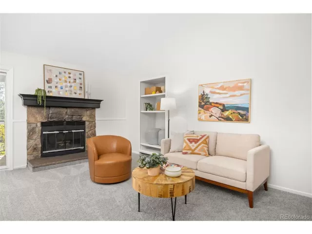 MLS: 5571151 Condo For Sale