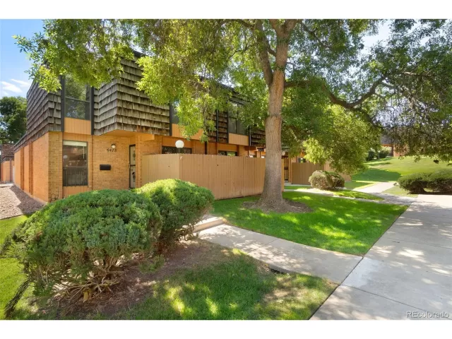 MLS: 5578958 Condo For Sale