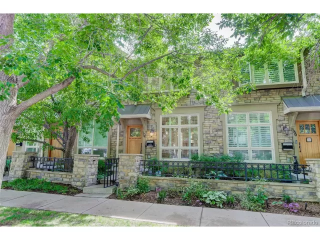 MLS: 5580591 Condo For Sale