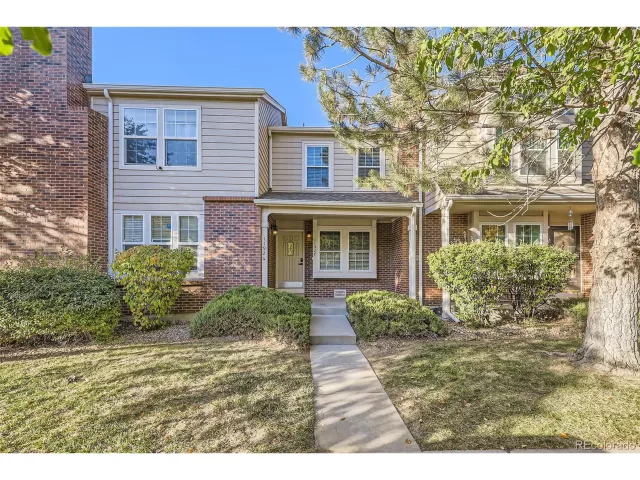 MLS: 5580706 Condo For Sale