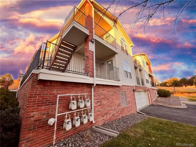 MLS: 5580963 Condo For Sale