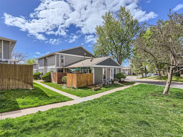 MLS: 5582970 Condo For Sale