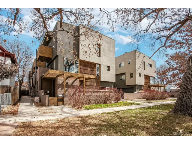 MLS: 5584118 Condo For Sale