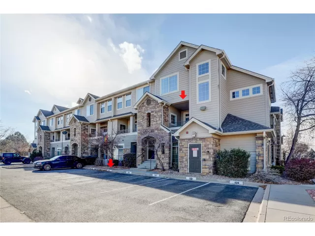 MLS: 5585323 Condo For Sale