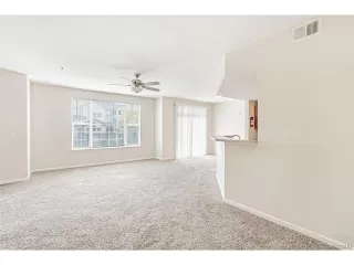 Photo #3: 5585900 Listing