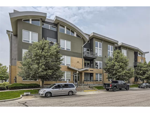 MLS: 5586035 Condo For Sale