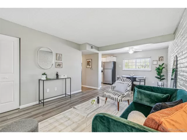 MLS: 5587372 Condo For Sale