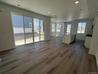 Photo #4: 5590944 Listing