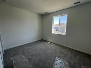 Photo #5: 5590944 Listing