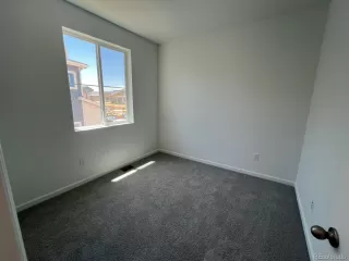 Photo #6: 5590944 Listing