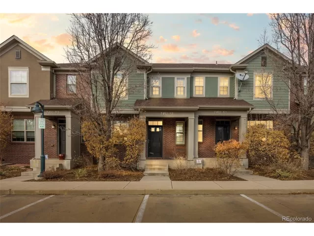 MLS: 5593093 Condo For Sale