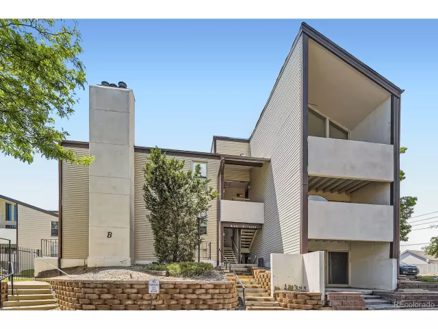 MLS: 5602946 Condo For Sale