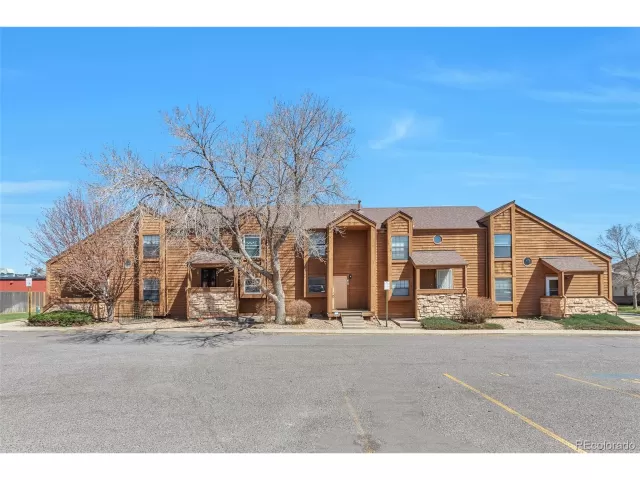 MLS: 5603716 Condo For Sale