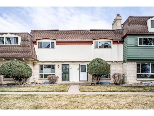 MLS: 5606265 Condo For Sale