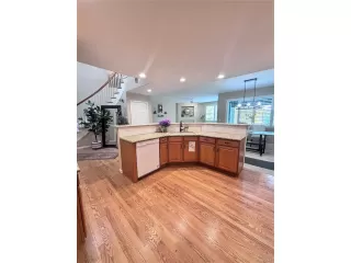 Photo #6: 5609122 Listing 