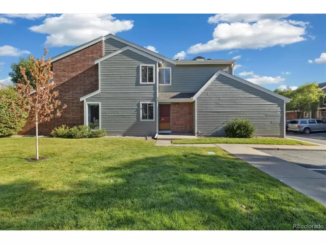 MLS: 5612940 Condo For Sale