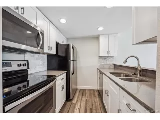 Photo #6: 5616611 Listing