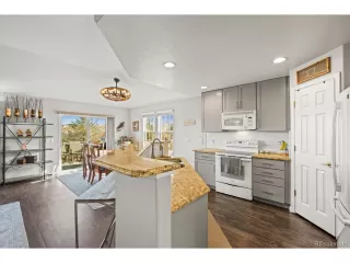 Photo #6: 5616923 Listing