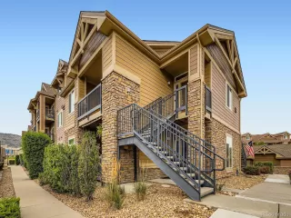 More Details about MLS # 5619831 : 10061 W VICTORIA PL 204 LITTLETON CO 80127