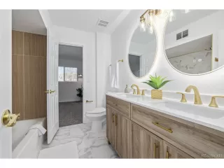 More Details about MLS # 5626769 : 1060 S PARKER RD 36 DENVER CO 80231