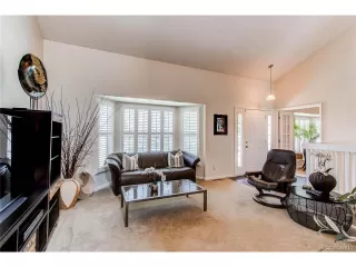 Photo #5: 5632849 Listing