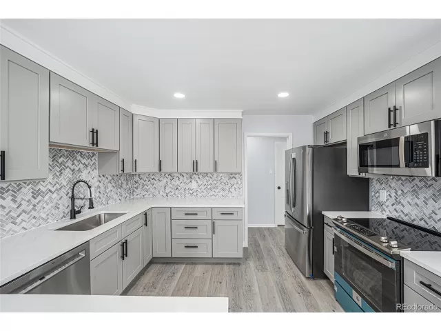 MLS: 5633437 Condo For Sale