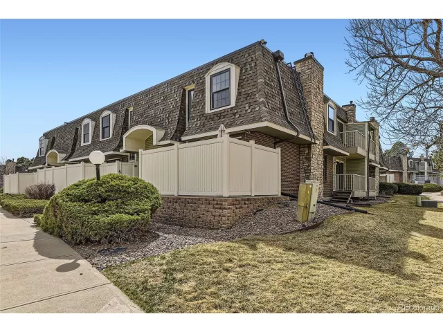 MLS: 5635998 Condo For Sale