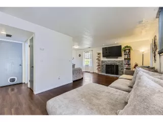 Photo #4: 5635998 Listing