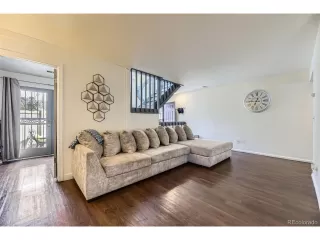 Photo #5: 5635998 Listing