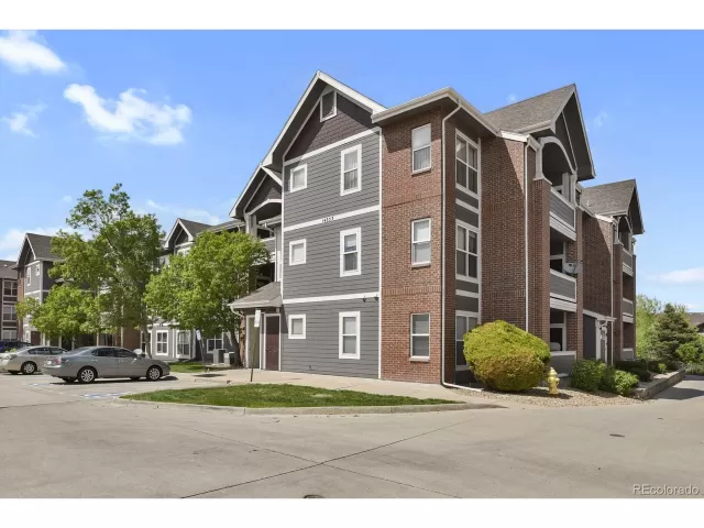 MLS: 5638972 Condo For Sale