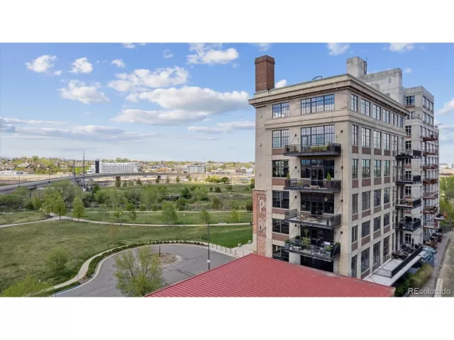 MLS: 5642044 Condo For Sale