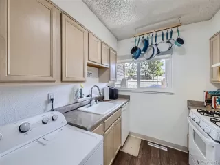 Photo #5: 5646656 Listing