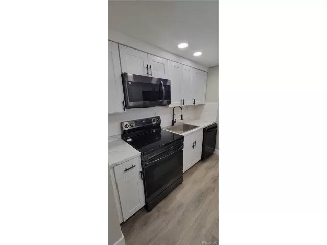 MLS: 5658163 Condo For Sale