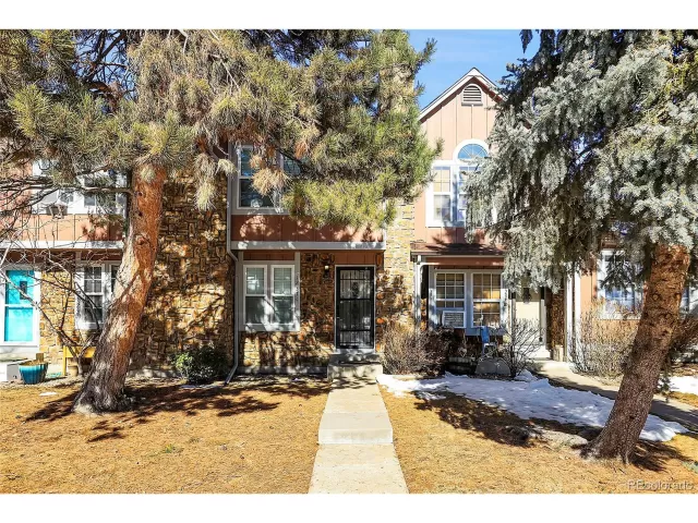 MLS: 5659238 Condo For Sale