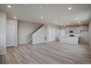 Photo #3: 5659693 Listing