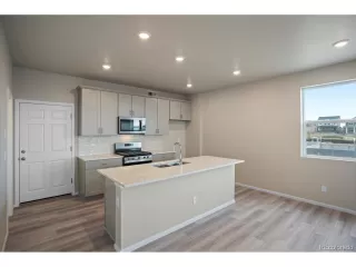 Photo #5: 5659693 Listing