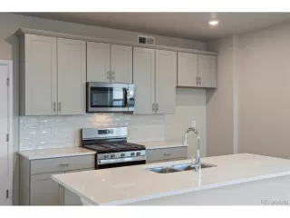 Photo #6: 5659693 Listing