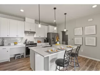 Photo #2: 5661800 Listing