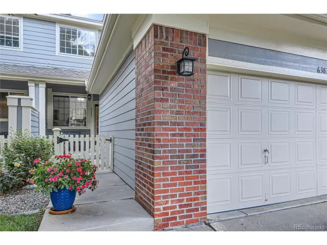 MLS: 5664077 Condo For Sale