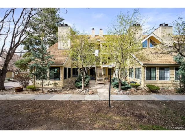 MLS: 5665240 Condo For Sale