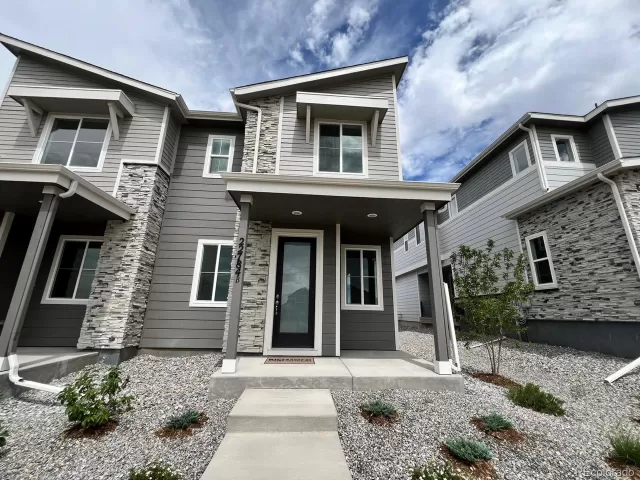 MLS: 5666926 Condo For Sale